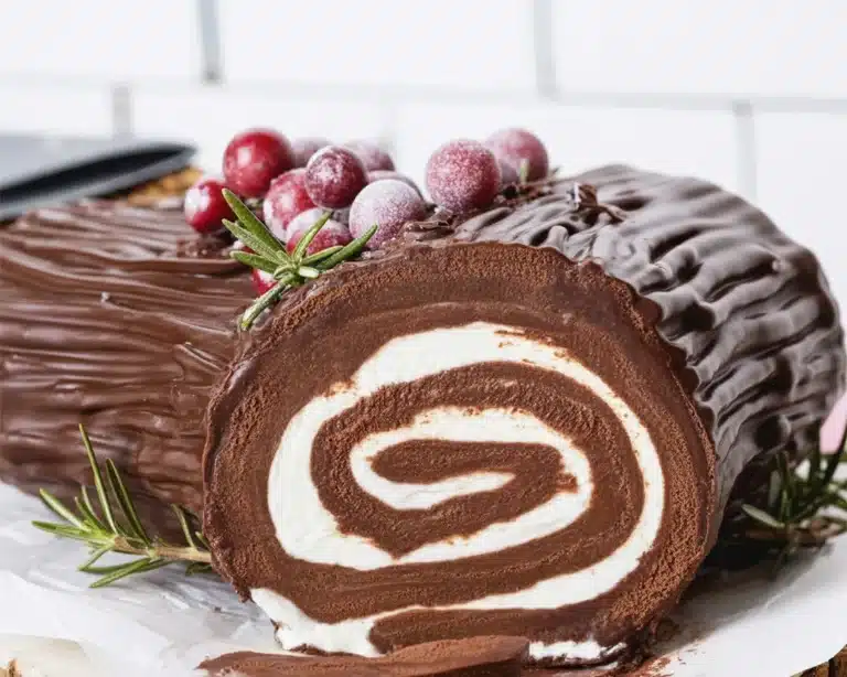 Homemade Christmas Log Cake with a Classic Yule Log Look 9 Homemade Christmas Log Cake with a Classic Yule Log Look